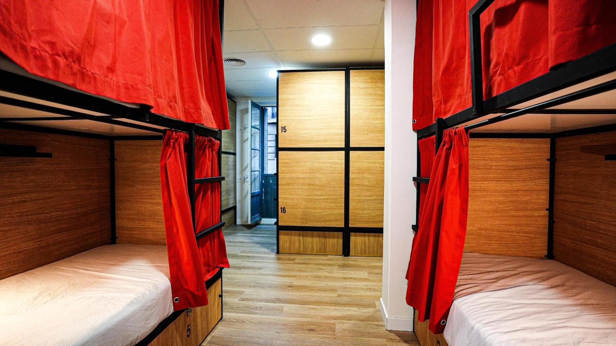 Fit Hostel Madrid Exterior photo